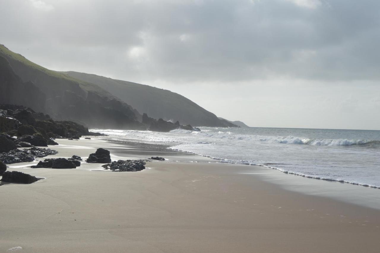 Вилла Galwad Y Mor A Coastal Escape In Pembrokeshire'S National Parks Lamphey Экстерьер фото